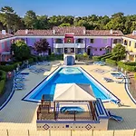 Bright With Swimming Pool Daire