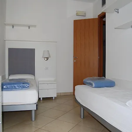 Bright With Swimming Pool 아파트 *