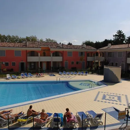 Apartmán Bright With Swimming Pool Bibione