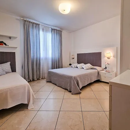 Bright With Swimming Pool Apartmán Bibione