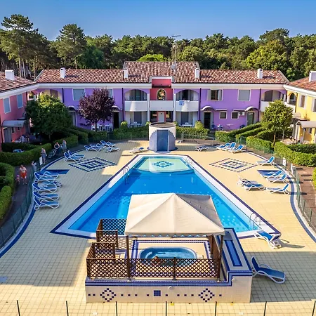 Bright With Swimming Pool Apartmán Bibione