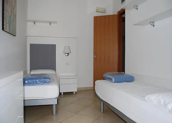 Bright With Swimming Pool Appartement